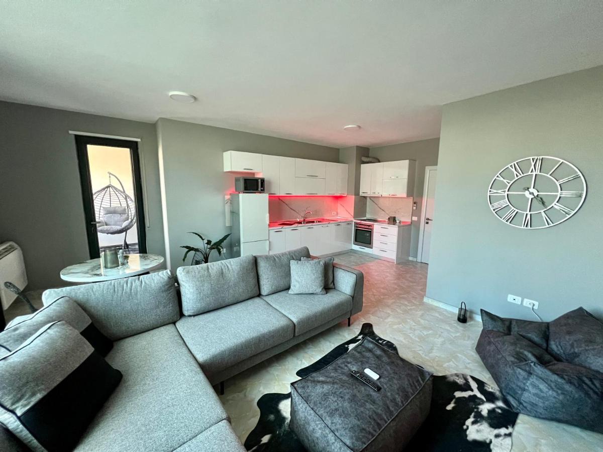 Apartament Lift @Vollga With Bbq And Patio Durrës Zewnętrze zdjęcie